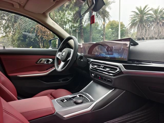 BMW 3 Series 2023 325Li M Sports Night Suit interior photo 13