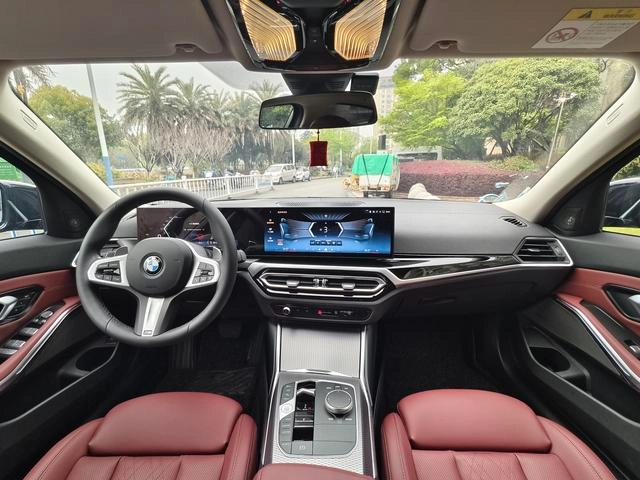 BMW 3 Series 2023 325Li M Sports Night Suit interior photo 15