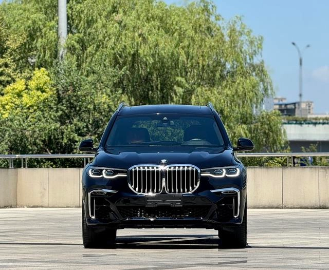BMW X7 2021 xDrive40i Премиум-класса M Спортивный костюм экстерьер фото 2