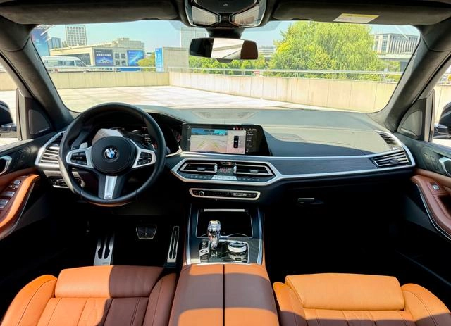 BMW X7 2021 xDrive40i Премиум-класса M Спортивный костюм интерьер фото 7
