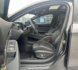 LYNK & CO 03 2023 1.5TD DCT Strength Pro interior photo 11