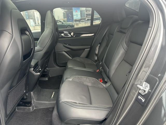LYNK & CO 03 2023 1.5TD DCT Strength Pro interior photo 15