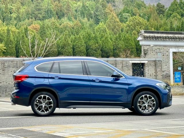 BMW X1 2022 sDrive25Li Лидирующий экстерьер фото 4