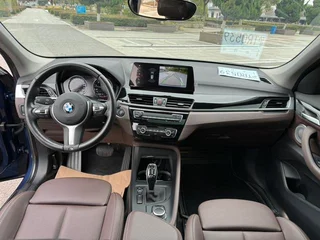 BMW X1 2022 sDrive25Li Лидирующий интерьер фото 13