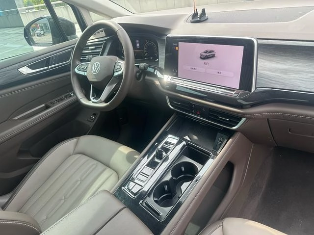 Volkswagen Viloran 2024 330TSI Luxury Edition interior photo 14