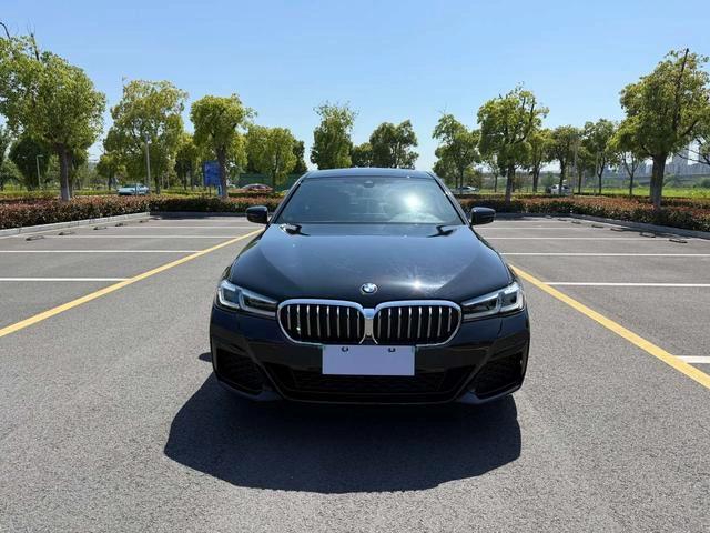BMW 5 Series 2021 525Li M Спортивный костюм экстерьер фото 2