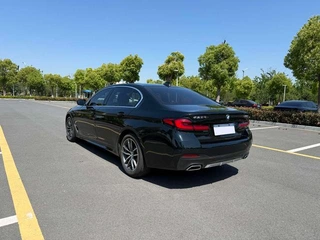 BMW 5 Series 2021 525Li M Спортивный костюм интерьер фото 11