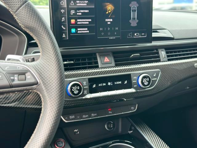 Audi RS 5 2022 2.9T Sportback Dark Gold Edition interior photo 14 Audi RS 5 2022 2.9T Sportback Dark Gold Edition interior photo 14