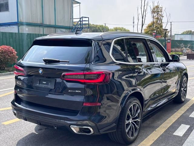 BMW X5 2022 Restyling xDrive 30Li M Sports suit exterior photo 6
