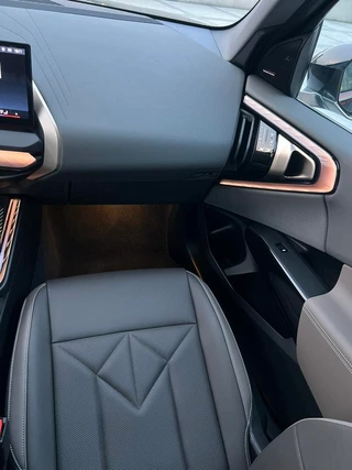 BMW X3 2025 xDrive30L Premium Class M Sports suit interior photo 10