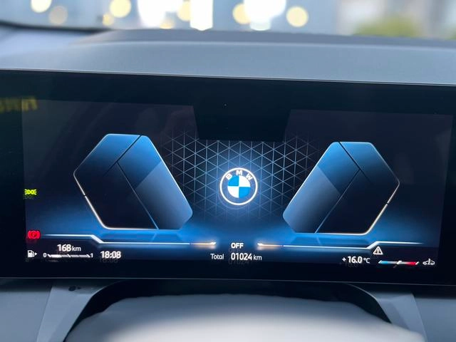 BMW X3 2025 xDrive30L Premium Class M Sports suit interior photo 16