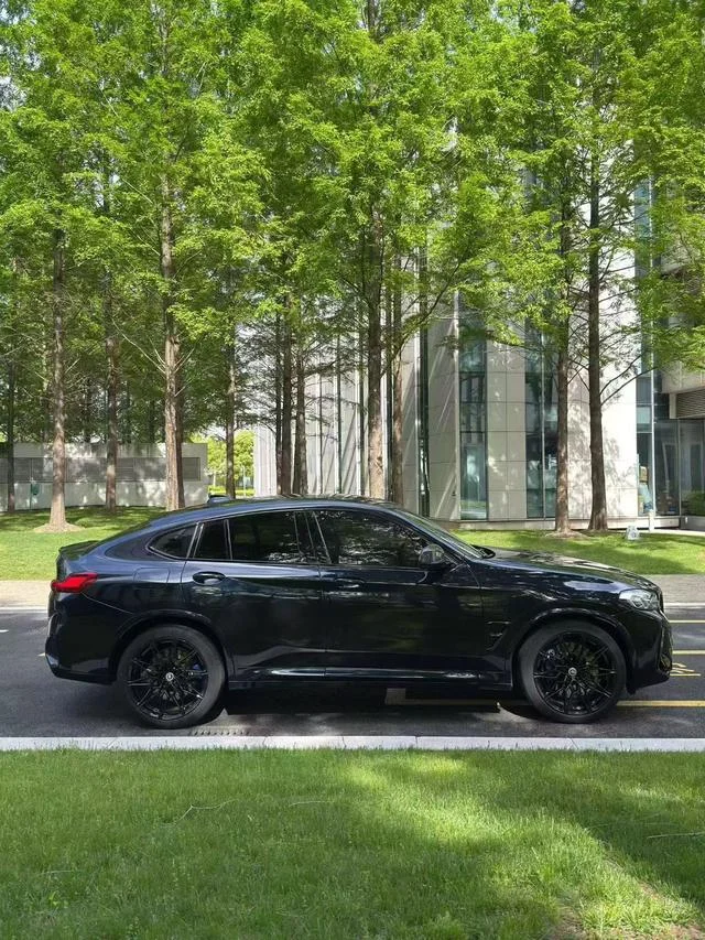 BMW X4 M 2022 X4 M Thunder Edition interior photo 9
