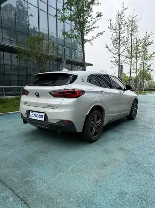 BMW X2 2023 sDrive25i M Sports Obsidian Night Edition interior photo 9