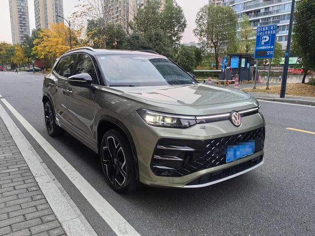 Volkswagen Tayron 2025 Tayron L 380TSI Four-wheel drive luxury exterior photo 3 Volkswagen Tayron 2025 Tayron L 380TSI Four-wheel drive luxury exterior photo 3