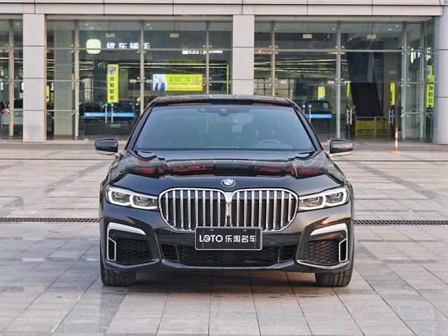 BMW 7 Series 2021 740Li Лидирующий M Спортивный костюм экстерьер фото 2