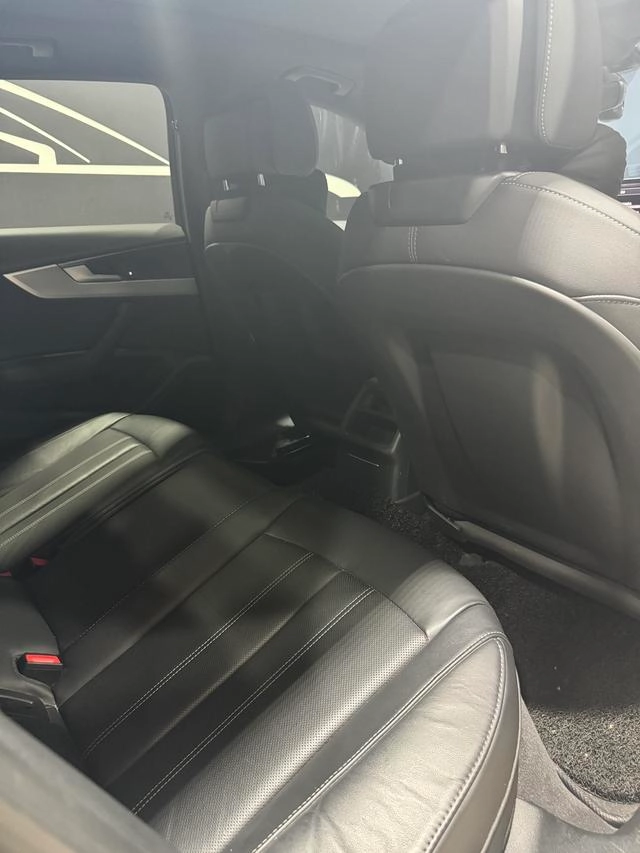 Audi A4L 2023 40 TFSI Модный и динамичный экстерьер фото 3