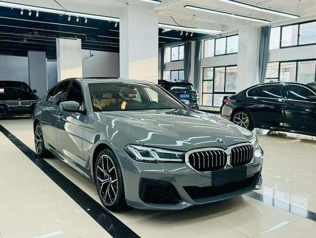 BMW 5 Series 2021 530i M Sports suit exterior photo 3