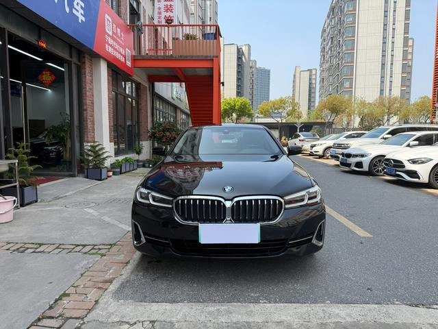 BMW 5 Series 2022 525Li Роскошный набор экстерьер фото 2