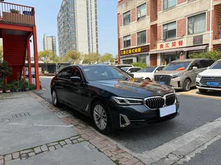 BMW 5 Series 2022 525Li Роскошный набор экстерьер фото 3