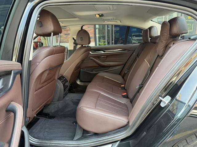 BMW 5 Series 2022 525Li Роскошный набор интерьер фото 12