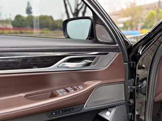 BMW 7 Series 2021 730Li M Спортивный костюм экстерьер фото 6