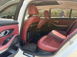 BMW 3 Series 2022 325Li M Conjunto deportivo interior foto 7
