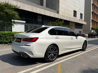 BMW 3 Series 2022 325Li M Conjunto deportivo interior foto 11