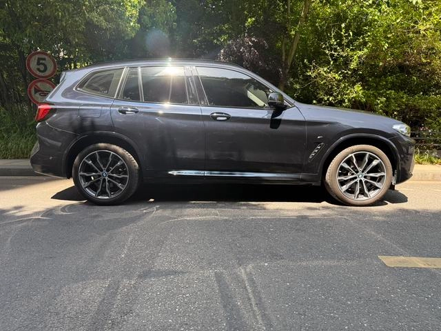 BMW X3 2023 xDrive30i Líder M Traje de noche Yao exterior foto 2 BMW X3 2023 xDrive30i Líder M Traje de noche Yao exterior foto 2