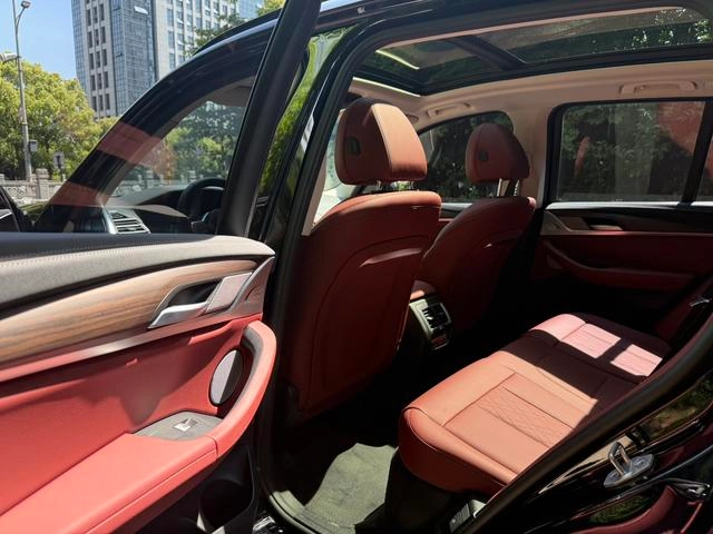 BMW X3 2023 xDrive30i Líder M Traje de noche Yao exterior foto 6 BMW X3 2023 xDrive30i Líder M Traje de noche Yao exterior foto 6