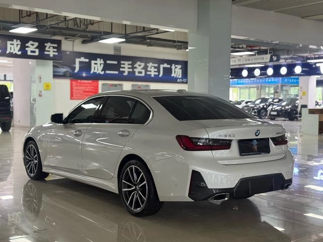 BMW 3 Series 2023 325Li M Sports suit interior photo 13