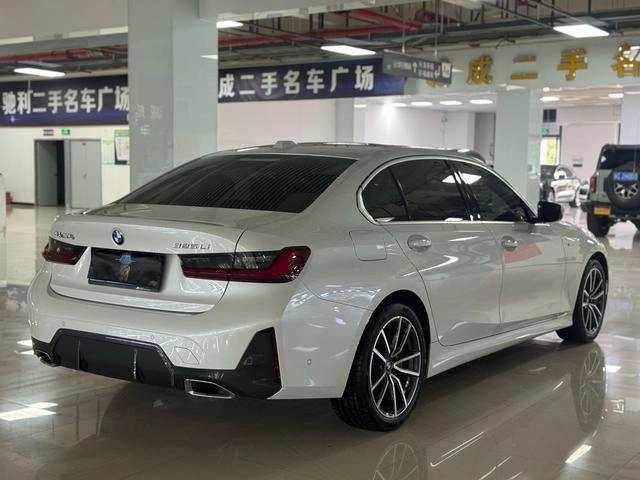 BMW 3 Series 2023 325Li M Sports suit interior photo 15