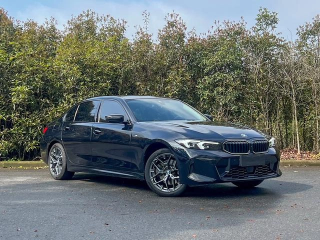 BMW 3 Series 2025 330Li M Set de nuit de sport extérieur photo 3