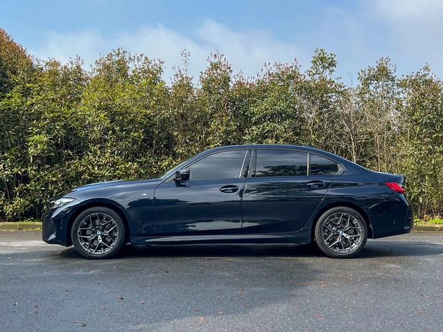 BMW 3 Series 2025 330Li M Set de nuit de sport extérieur photo 6