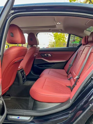 BMW 3 Series 2025 330Li M Set de nuit de sport intérieur photo 14