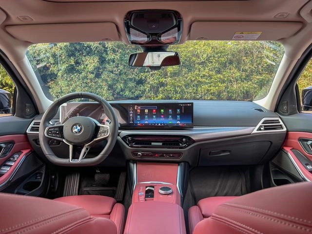 BMW 3 Series 2025 330Li M Set de nuit de sport intérieur photo 15