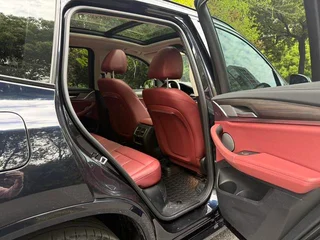 BMW X3 2022 xDrive30i Leading Type M Obsidian Night Suit interior photo 9