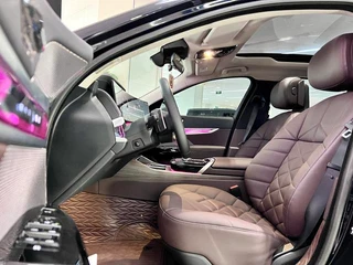 BMW 7 Series 2023 735Li M Sports suit interior photo 7