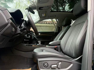 Audi Q5L 2024 40TFSI Deluxe Elegant interior photo 14