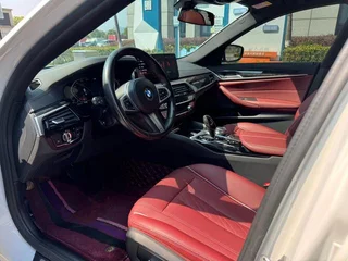 BMW 5 Series 2022 525Li M Sports suit exterior photo 5