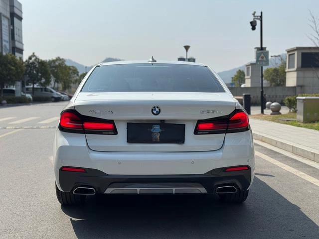 BMW 5 Series 2022 525Li M Sports suit interior photo 14