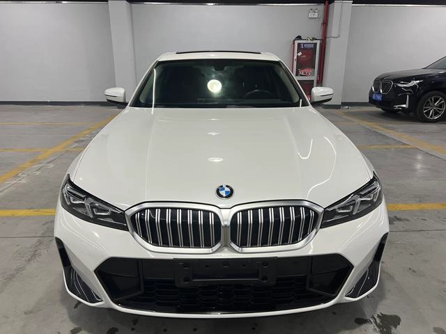 BMW 3 Series 2023 320Li M Conjunto deportivo exterior foto 2