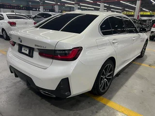 BMW 3 Series 2023 320Li M Conjunto deportivo exterior foto 4