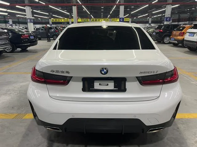 BMW 3 Series 2023 320Li M Conjunto deportivo exterior foto 6