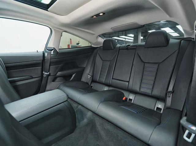 BMW 4 Series 2023 425i M Sports suit interior photo 12