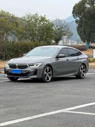 BMW 6 Series GT 2021 Mise à jour 630i M Ensemble de sport