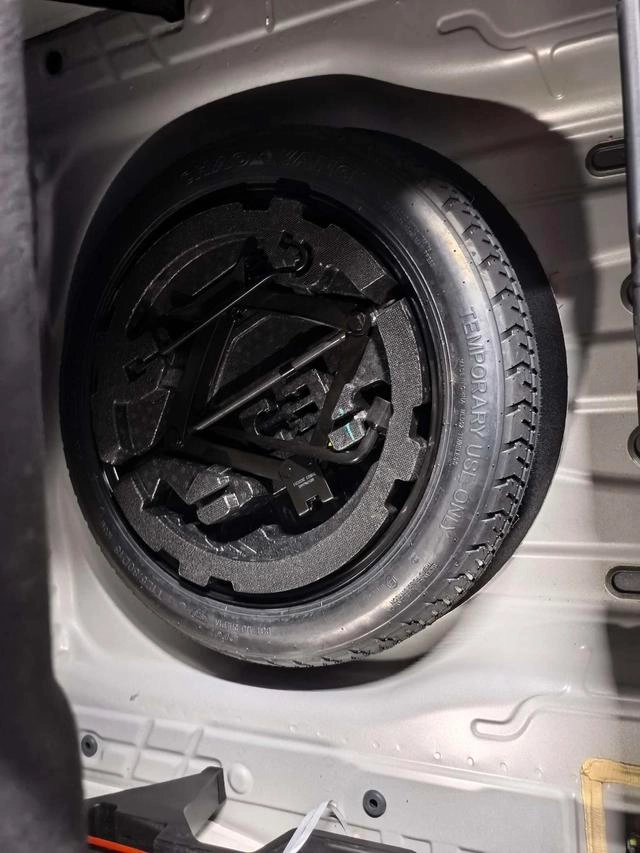 Geely Monjaro 2024 2.0TD High-power automatic two-wheel drive cloud version interior photo 14
