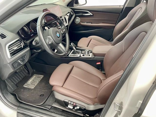 BMW 1 Series 2021 120i M Edición nocturna deportiva exterior foto 6