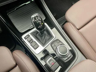 BMW 1 Series 2021 120i M Edición nocturna deportiva interior foto 11