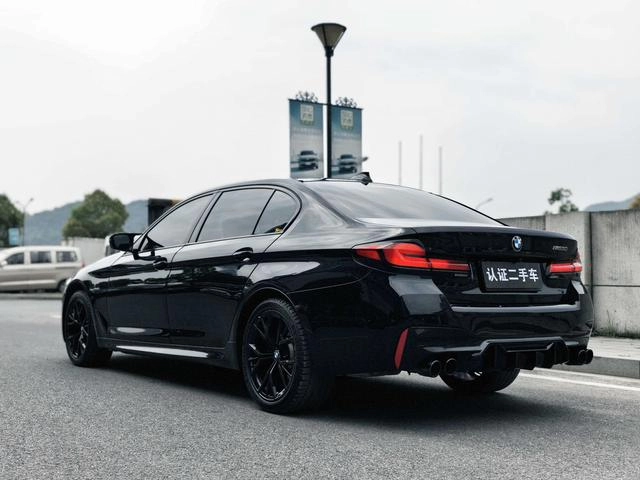 BMW 5 Series 2022 Restyling 530Li Premium Class M Sports suit exterior photo 6