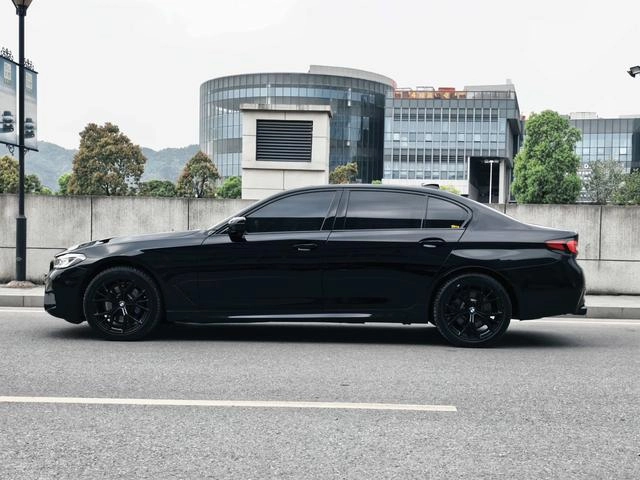 BMW 5 Series 2022 Restyling 530Li Premium Class M Sports suit exterior photo 7